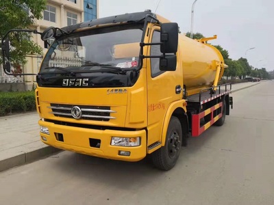 东风8吨吸污吸粪车配置详解——高效化粪池清理专业设备